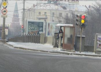 Выносной пульт управления ВПУ предназначен для ручного переключения и изменения длительности сигналов светофоров на перекрестке через дорожный контроллер, а также для переключения режимов работы дорожного контроллера. Выносной пульт управления ВПУ