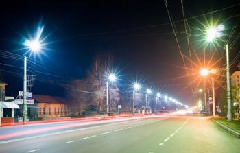 Энергосберегающее освещение городских улиц (консольные светодиодные светильники уличного освещения) Энергосберегающее освещение городских улиц