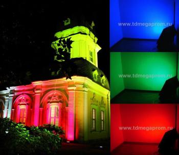Архитектурная подсветка с использованием RGB светодиодных прожекторов. Изменение цвета свечения светодиодных прожекторов позволяет реализовать яркую и привлекательную архитектурную подсветку, привлечь внимание и подчеркнуть красоту здания. Перекрестное подключение RGB светодиодных светильников позволяет реализовать эффект переливания цветов даже при трехканальном контроллере (параллельное подключение когда к одному каналу контроллера на одной стене подключается красный канал прожекторов, на другой стене зеленый канал, на третей стене синий, ко второму и третьему аналогично) Архитектурная подсветка с использованием